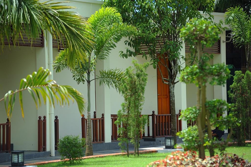 Royal Golden View Hotel Yangon Esterno foto