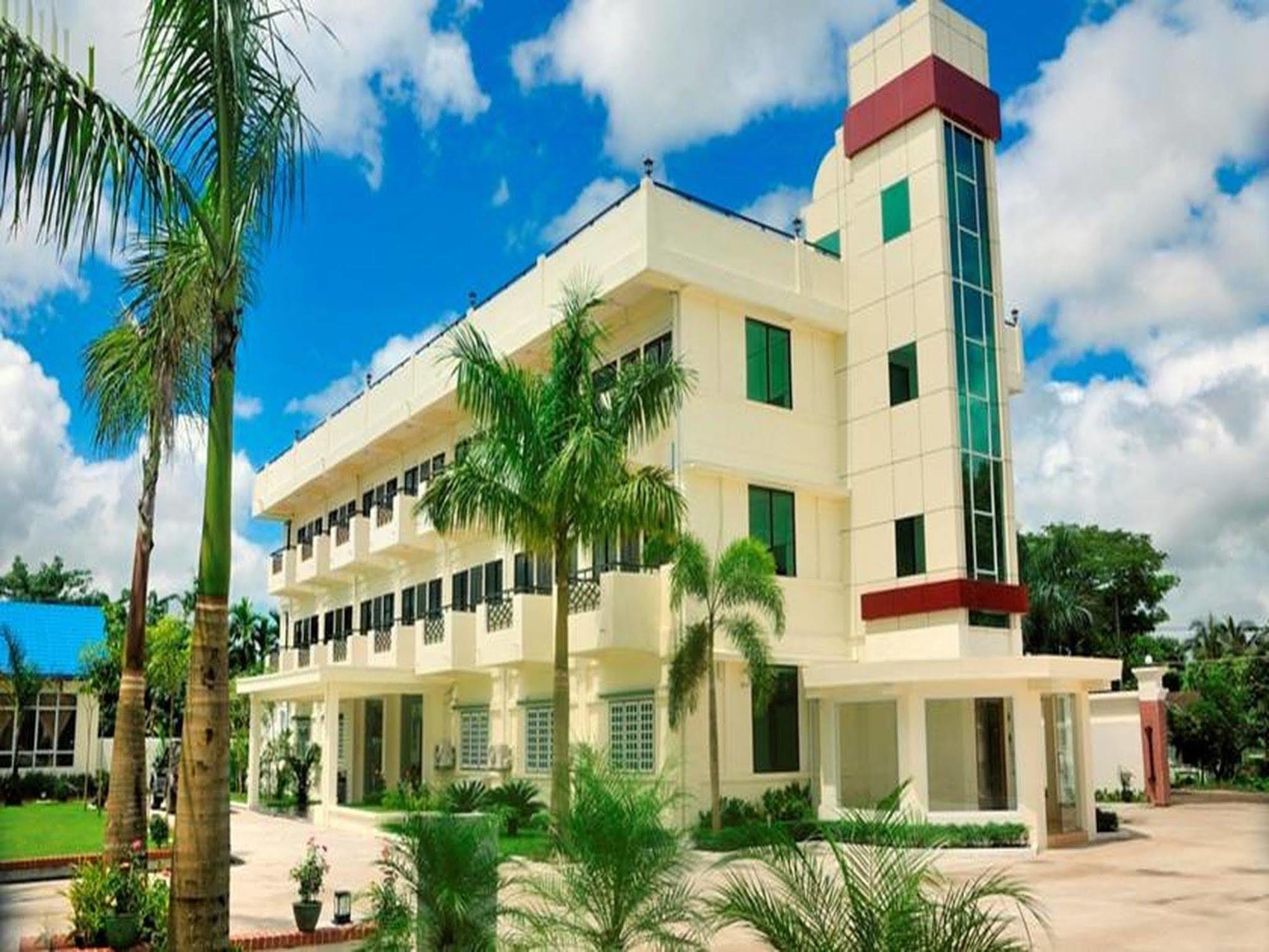 Royal Golden View Hotel Yangon Esterno foto
